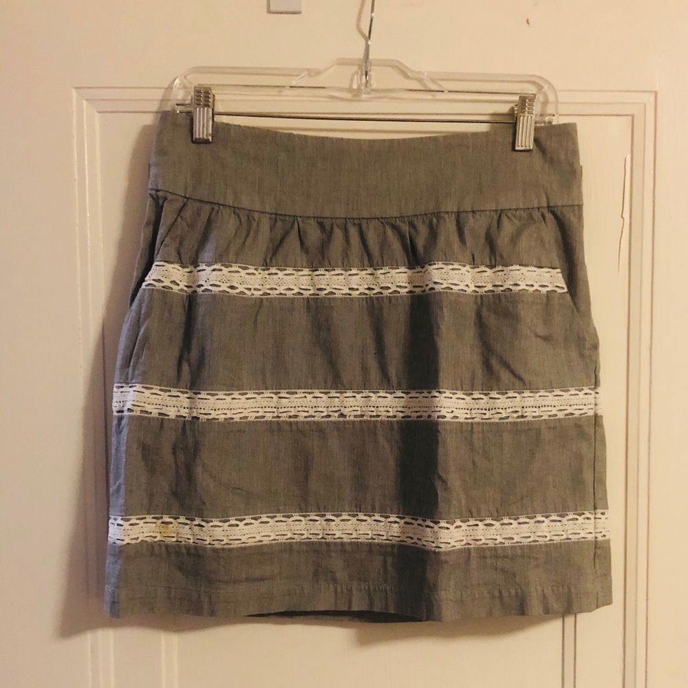 Banana Republic Gray and white summer skirt!